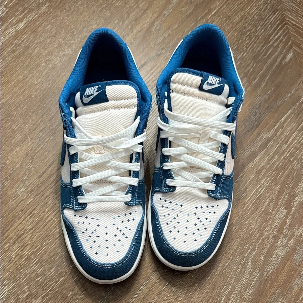Nike Blue and White Athletic Shoes - Picture 2 of 6